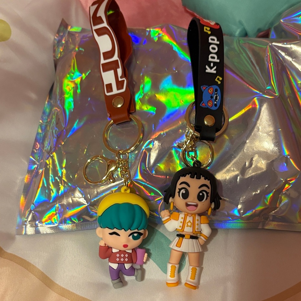 Colorful K-Pop Keychain Set